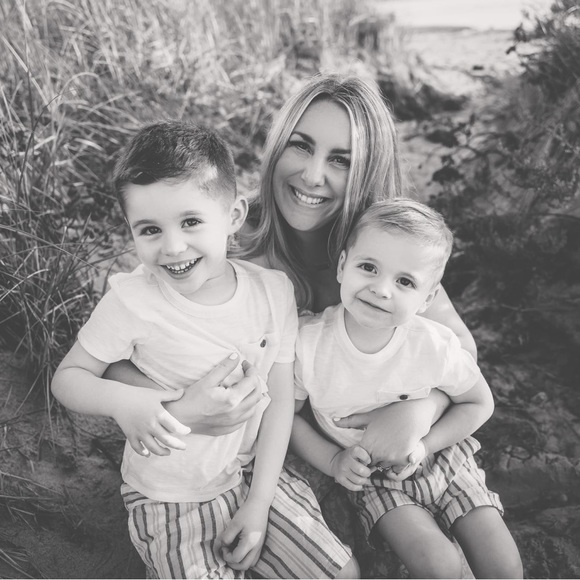 Meet your Posher, Kay - Picture 3 of 3